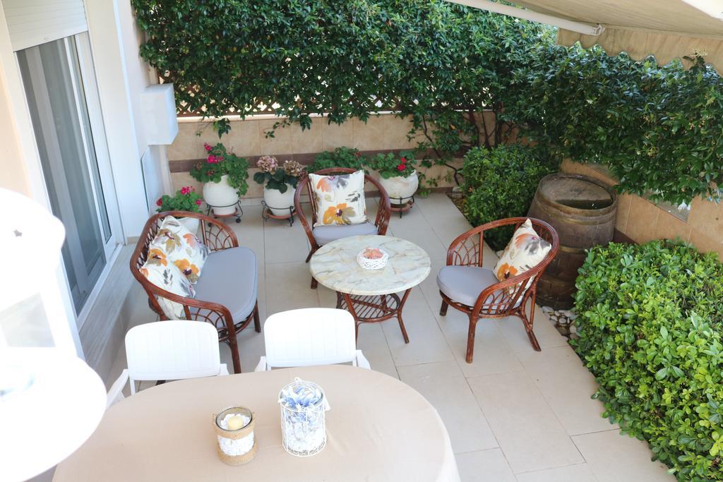 Golden Suites Ofrínion 外观 照片