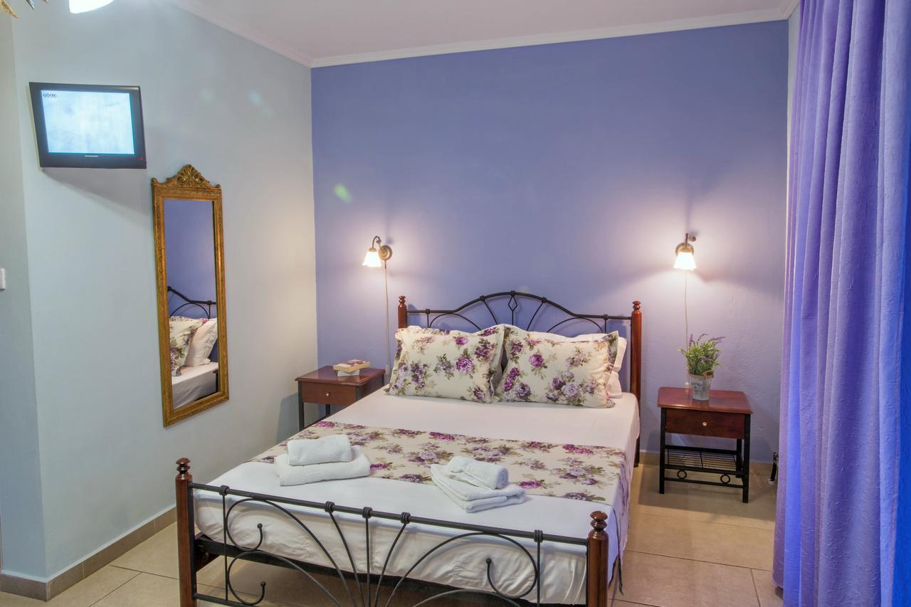Golden Suites Ofrínion 外观 照片