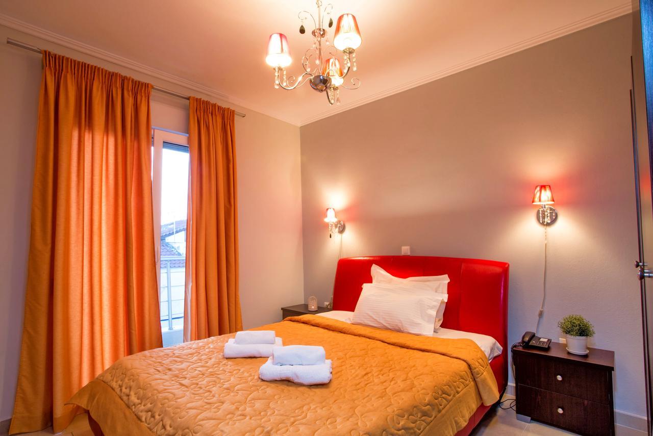 Golden Suites Ofrínion 外观 照片
