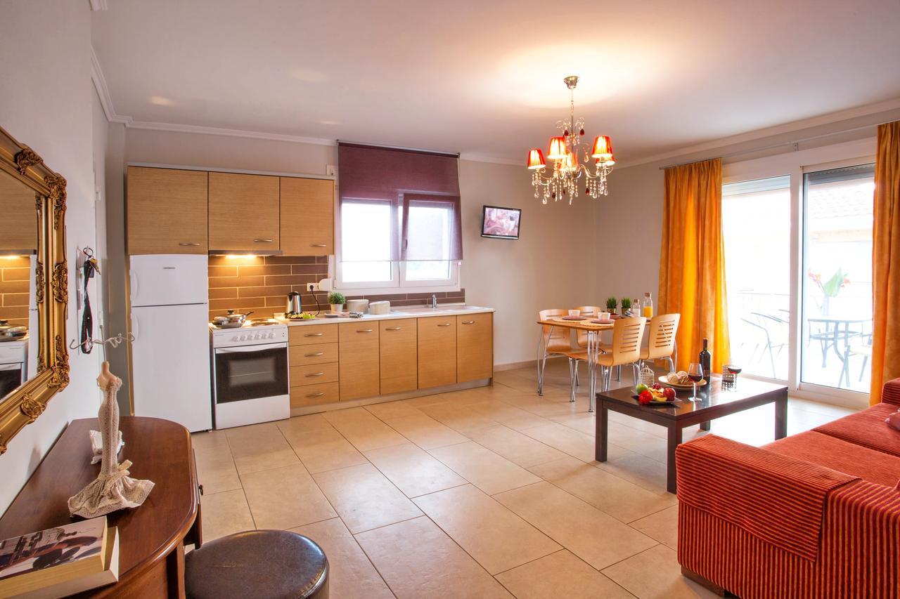 Golden Suites Ofrínion 外观 照片