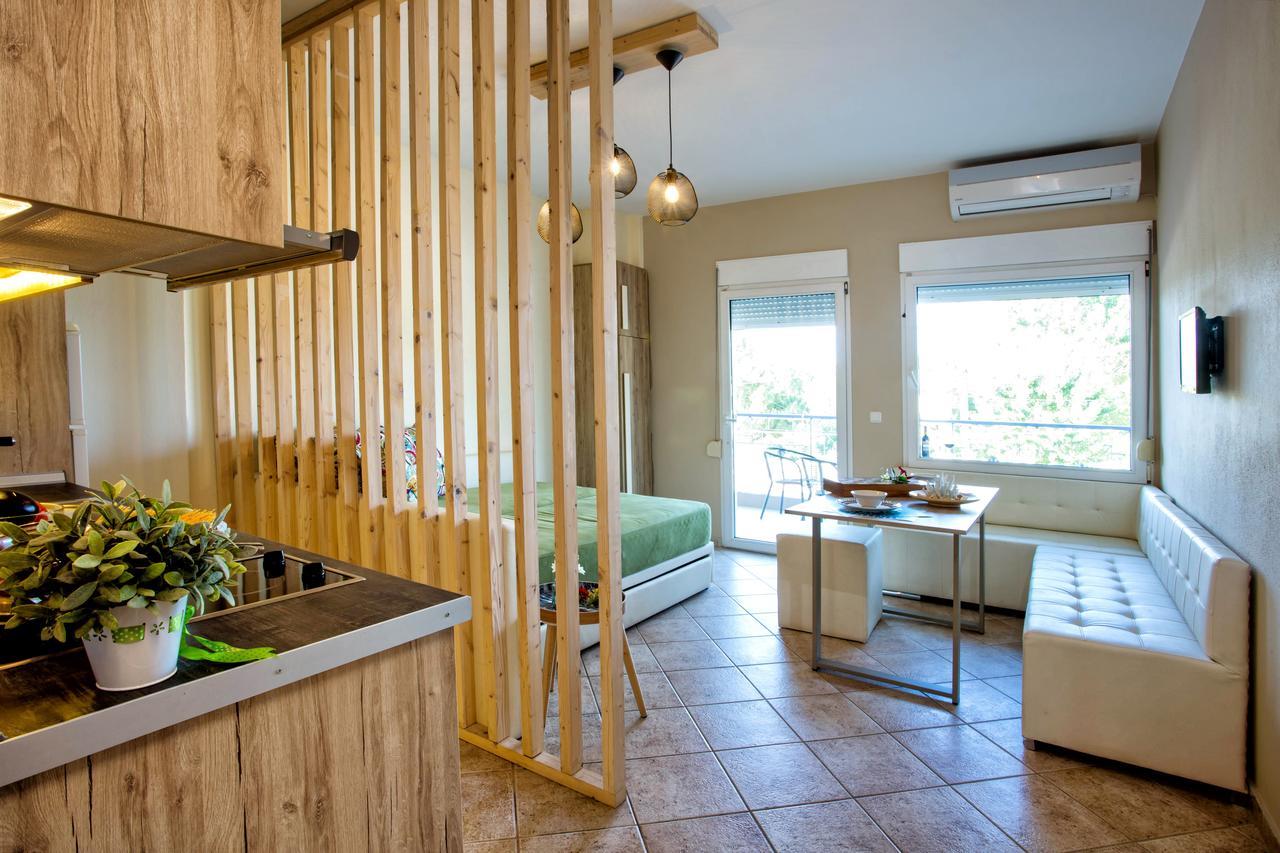 Golden Suites Ofrínion 外观 照片