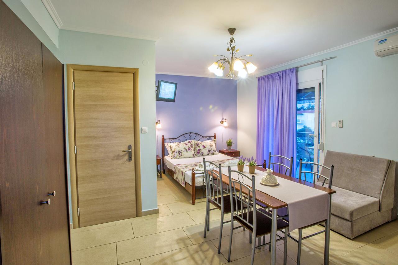 Golden Suites Ofrínion 外观 照片