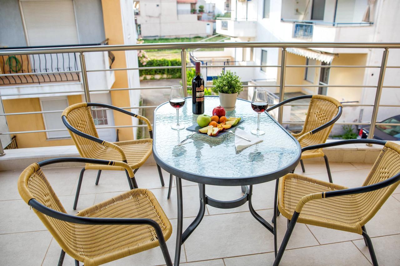 Golden Suites Ofrínion 外观 照片