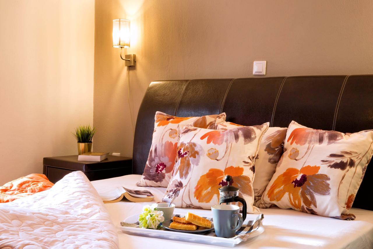 Golden Suites Ofrínion 外观 照片