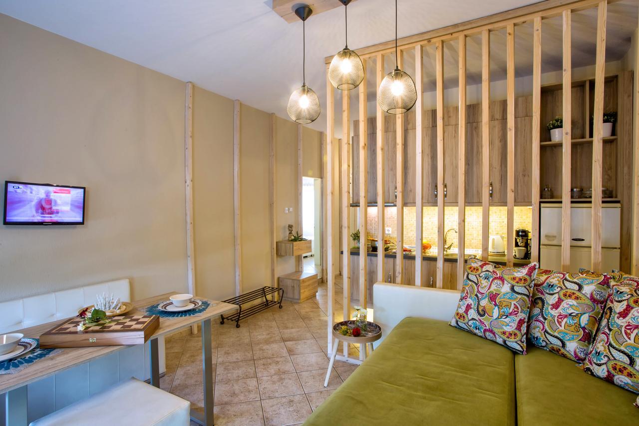 Golden Suites Ofrínion 外观 照片