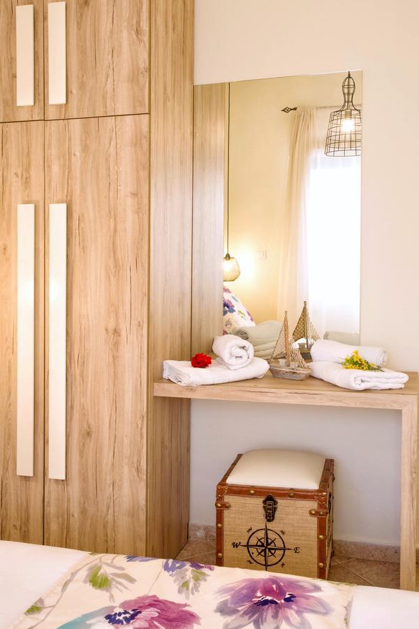 Golden Suites Ofrínion 外观 照片
