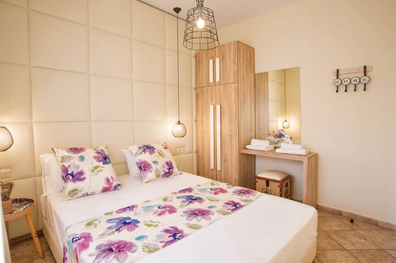 Golden Suites Ofrínion 外观 照片