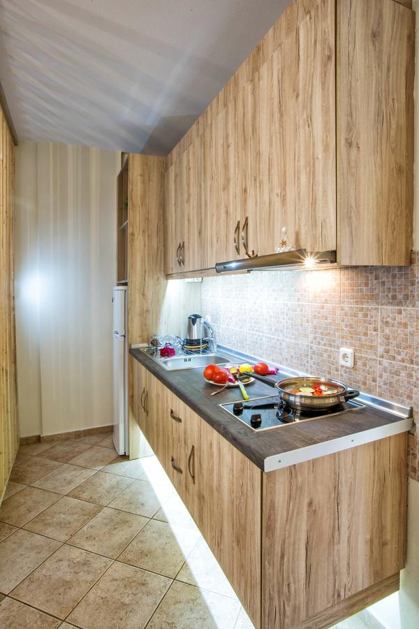Golden Suites Ofrínion 外观 照片