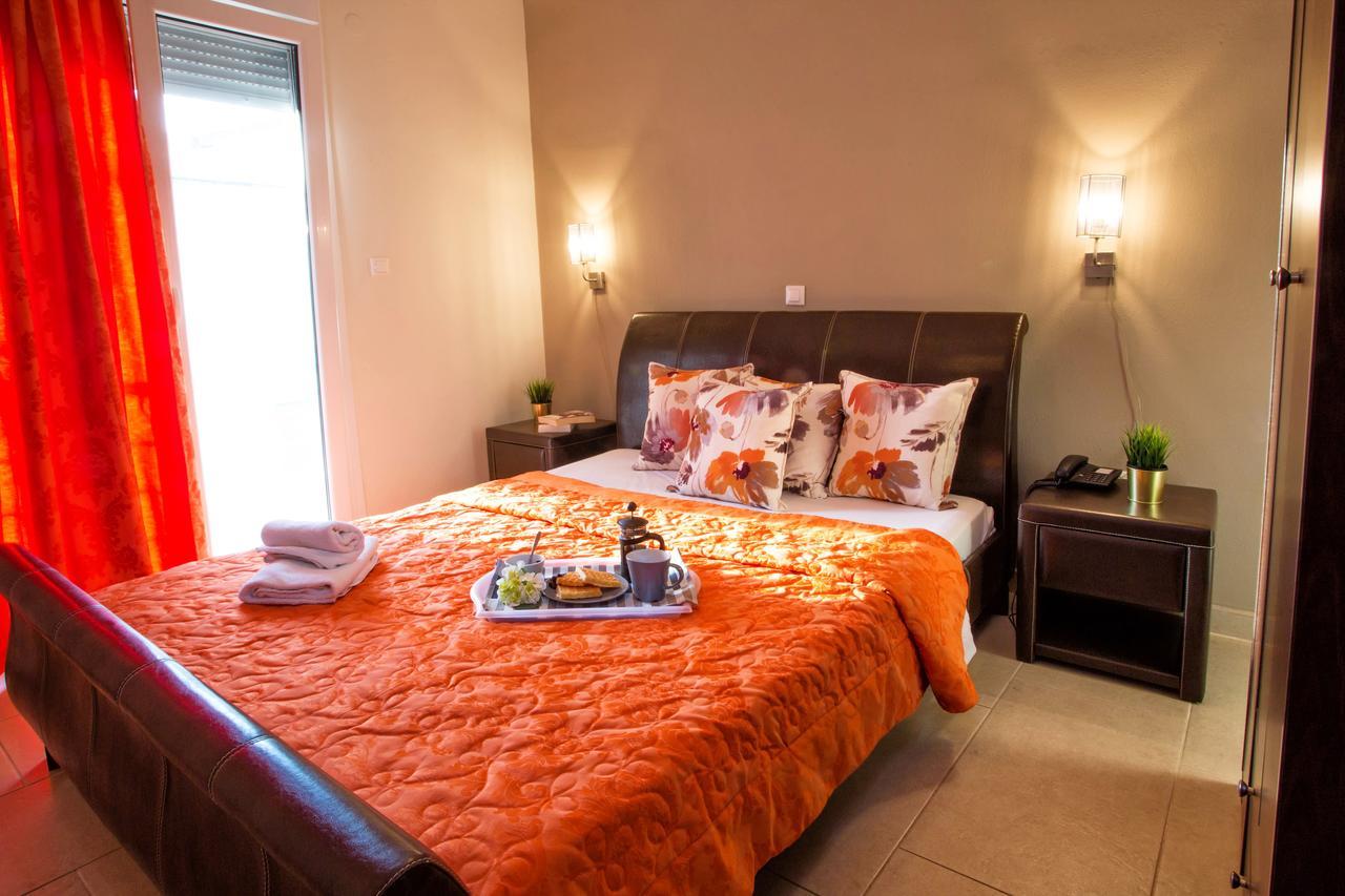 Golden Suites Ofrínion 外观 照片