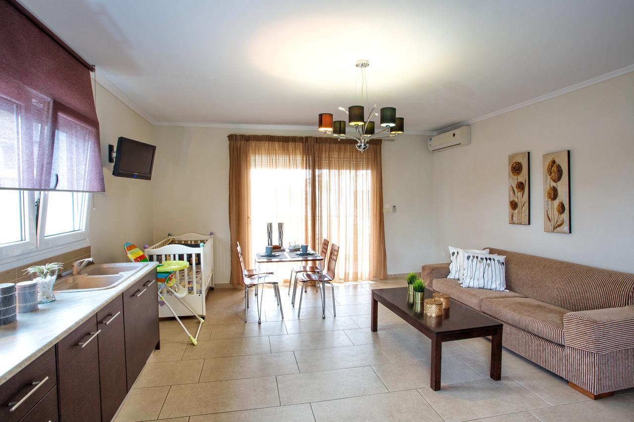 Golden Suites Ofrínion 外观 照片