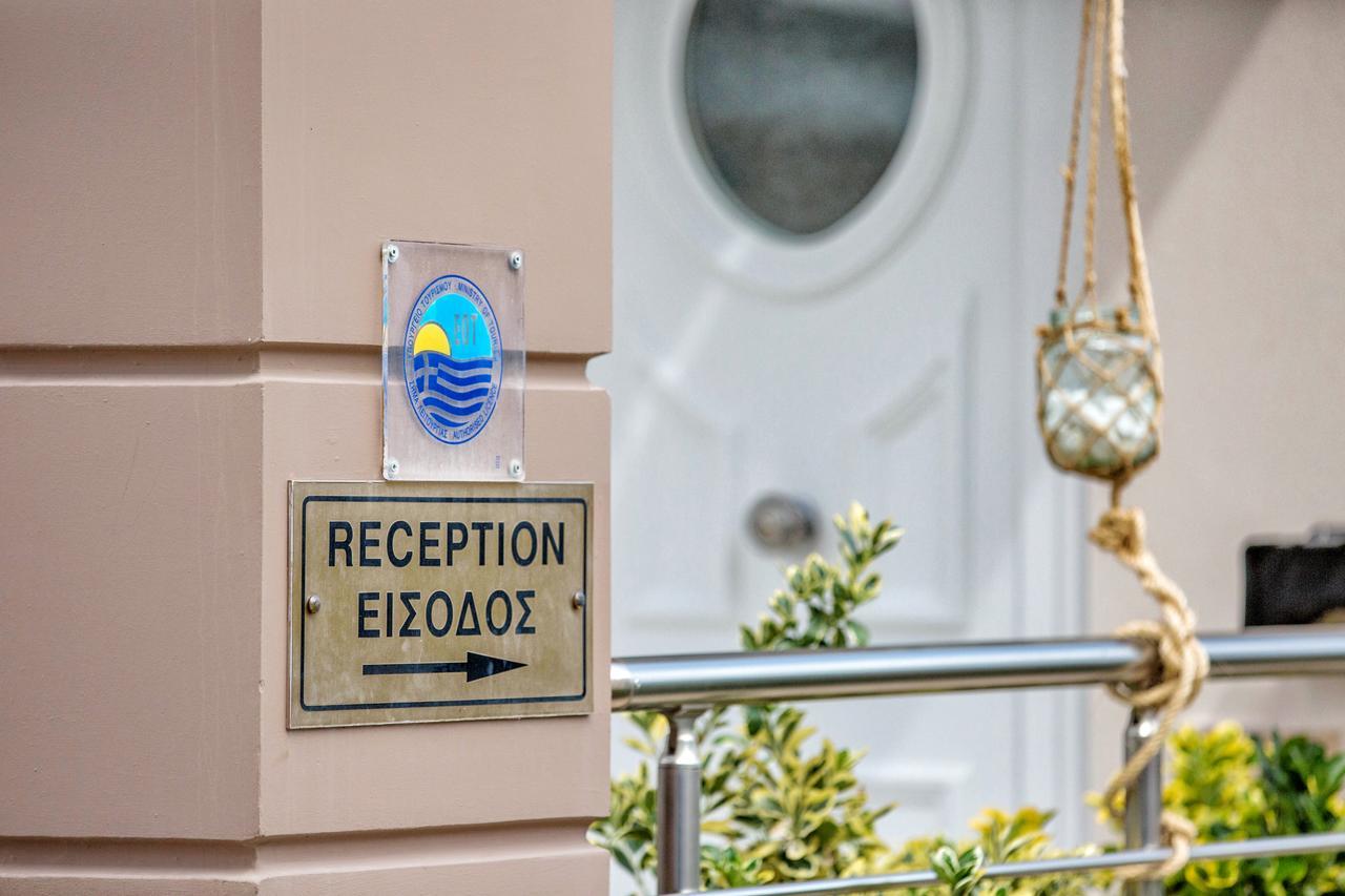 Golden Suites Ofrínion 外观 照片