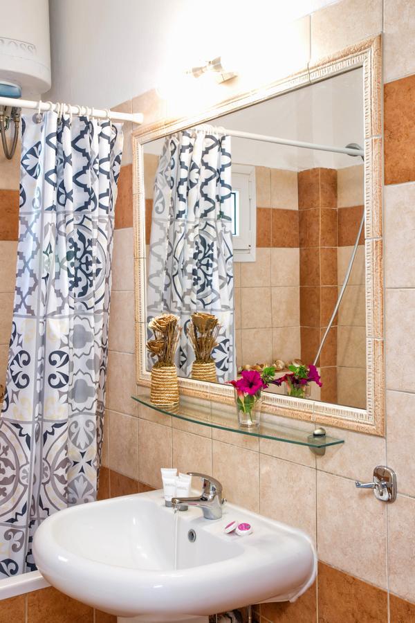 Golden Suites Ofrínion 外观 照片