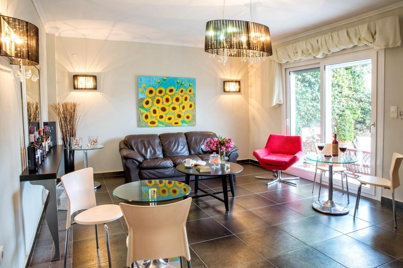 Golden Suites Ofrínion 外观 照片